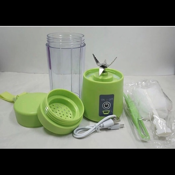 Small portable blender - Picture 3 of 3